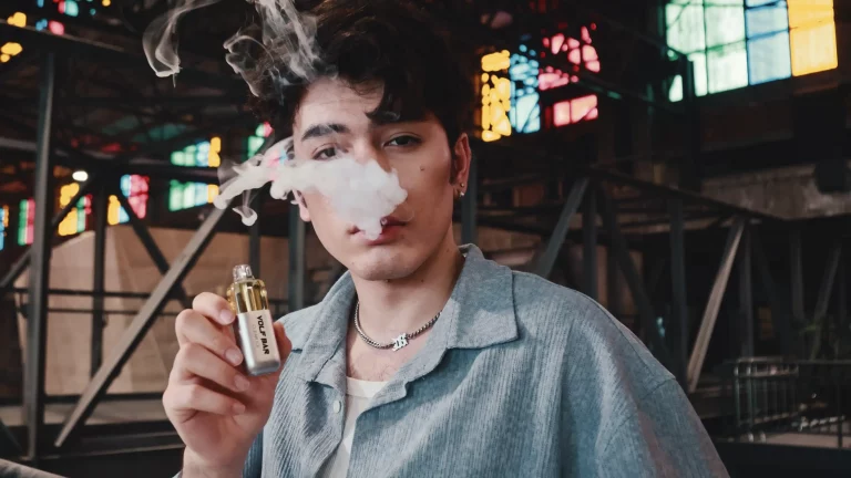 Why LED Lights Elevate Your Experience with Rechargeable Vape Pens